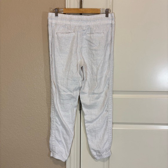 Athleta Cabo Linen Joggers Micro Cheetah Print
Size 10 Summer Vacation Travel - Picture 9 of 13